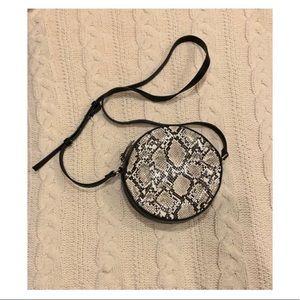 Snake Skin Print & Black Crossbody Bag (Round)